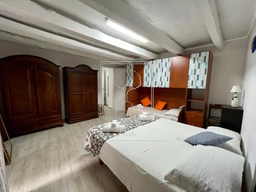 Apartment - Separate Building image 3