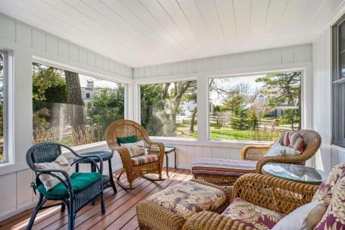 Your Cape Getaway – Beach Plum Cottage - Dennis, MA