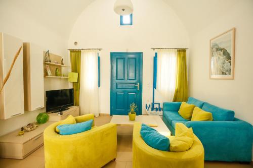 Perissa 2 bedrooms 4 persons cycladic house by MPS