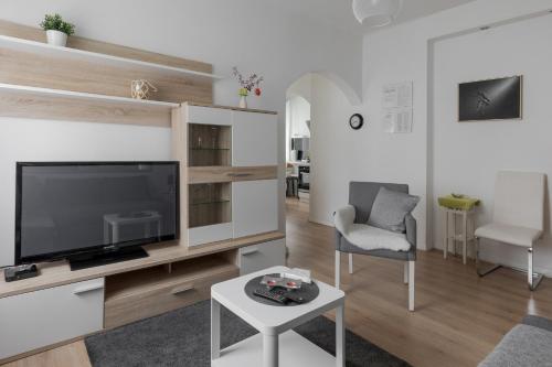Lisinski apartment with private parking 1