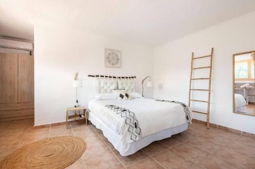 AldeaMia, Forest, mountain view, beach at 8 min