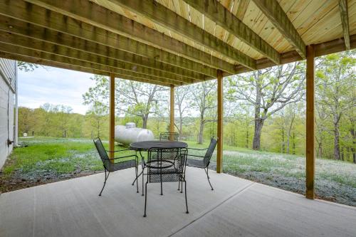 Cozy Kentucky Retreat - Deck, Near Ark Encounter! in Dry Ridge