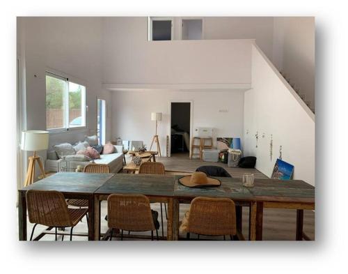 Gorgeous Beach Villla with AC pool, 300m2 from Playa Mitjorn and pool gîte à louer Migjorn