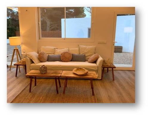 Gorgeous Beach Villla with AC, 300m2 from Playa Mitjorn Gorgeous Beach Villla with AC, 300m2 from Playa Mitjorn