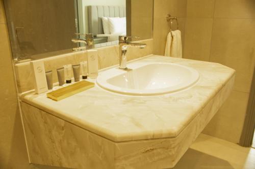 キャピタル オー 111 インフィニティ スイーツ