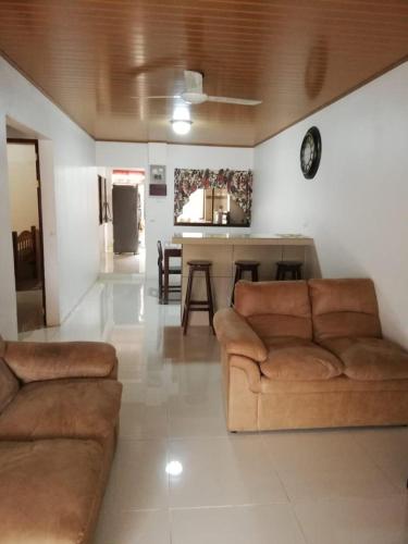 Central 3 Bedroom Quepos Home