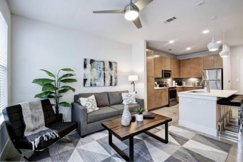 Southtown Modern Pool Netflix Coffee Tea in San Antonio, USA