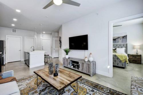Eclectic Staycation Near Downtown Alamo Pearl in San Antonio, USA