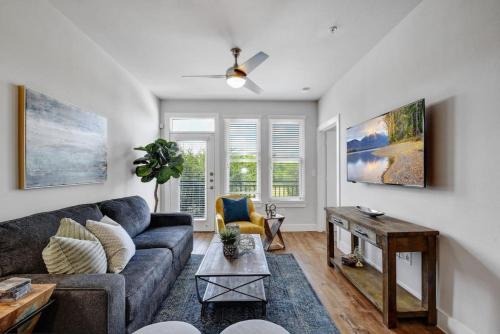 Charming Apartment in Southtown Wifi Pool Gym in San Antonio, USA