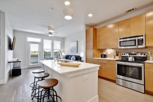Bright Cozy Apartment near Downtown Alamo Pearl in San Antonio, USA