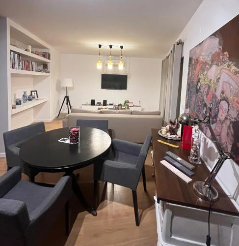Shared lounge/TV area, Condominio Ondas do Mar -Coastal Comfort- in Olhao