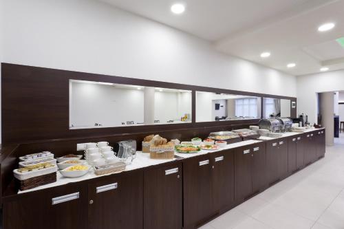 餐飲選擇, 千禧酒店 (Hotel Milenium) in 萊格尼察市中心