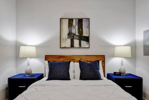 Escape at a Stylish Apartment near Downtown in San Antonio, USA