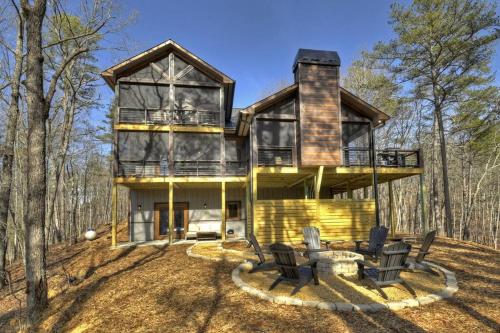 Rosewood Retreat - Hot Tub Fire Pit Pool Table in Blue Ridge, USA