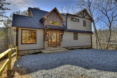 Rosewood Retreat - Hot Tub Fire Pit Pool Table in Blue Ridge, USA