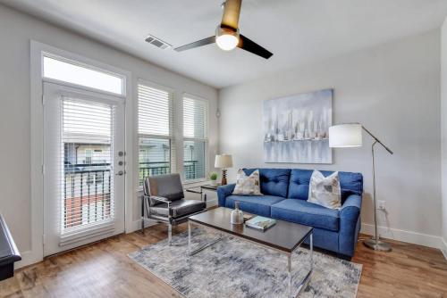 Modern Apartment Close to Downtown, Wifi, Pool, Gym in San Antonio, USA