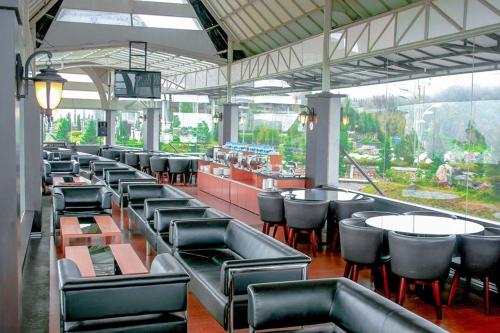 Banquet hall, Taman Simalem Resort in Merek