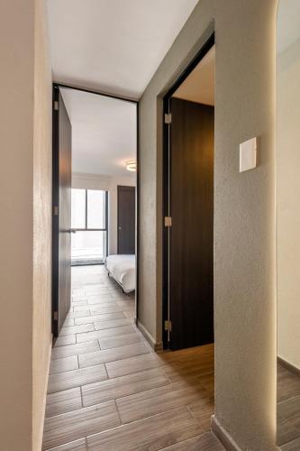 Airy 2BR w/ Terrace in Parque España image 10