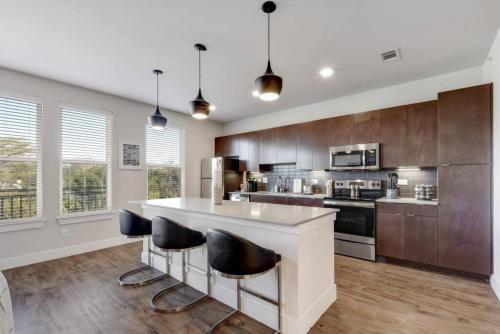 Enjoy Staycation l Downtown Apartment l Riverwalk in San Antonio, USA