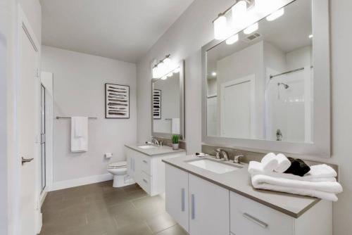 Enjoy Staycation l Downtown Apartment l Riverwalk in San Antonio, USA