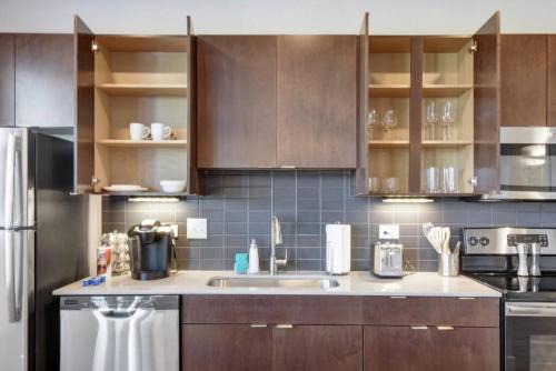Enjoy Staycation l Downtown Apartment l Riverwalk in San Antonio, USA