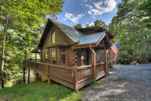 Woodland Escape- Cozy Secluded Dog Friendly Cabin in Morganton, USA