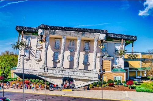 Cozy Getaway in Pigeon Forge, USA