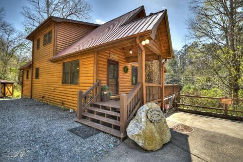 Trout Haven Cabin on Fightingtown Creek w FirePit in Epworth, USA