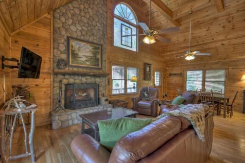 Trout Haven Cabin on Fightingtown Creek w FirePit in Epworth, USA
