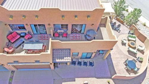 Gorgeous Moab Retreat with Red Rock and La Sal Mountain Views - South Valley in Moab, USA