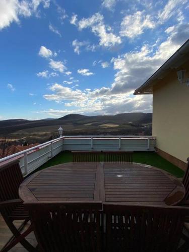 balkon/terras, Hillside Apartman in Dunaszentmiklos