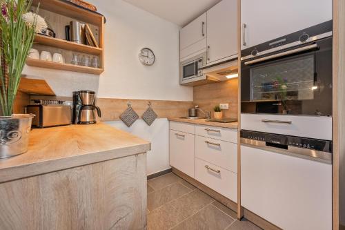 Apartment with Terrace image 10