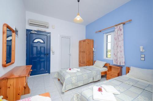 Psili Ammos Studios – Pyrgaki, UT