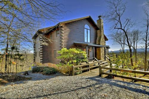 Whiskey Rocks Cabin w Mtn Views in Morganton, USA