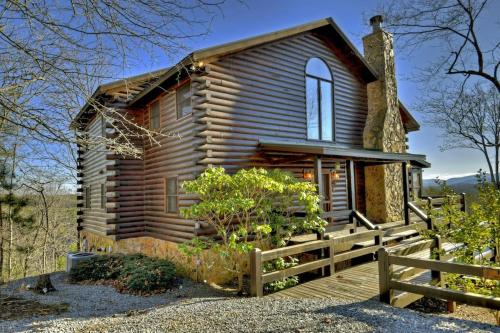 Whiskey Rocks Cabin w Mtn Views in Morganton, USA