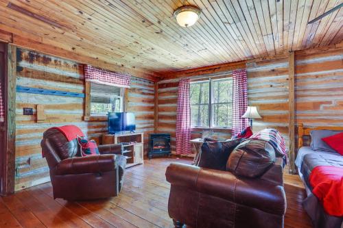 Historic Log Cabin with Porch Near Patoka Lake! in Taswell, USA