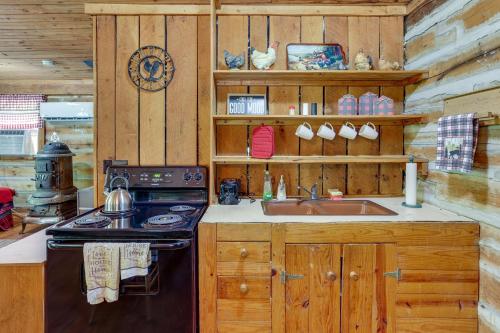 Historic Log Cabin with Porch Near Patoka Lake! in Taswell, USA