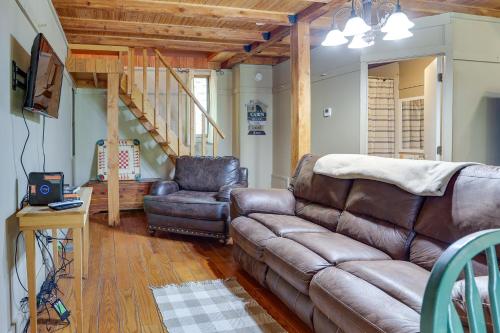 Cozy Indiana Cabin Rental with Private Porch and Grill in Taswell, USA