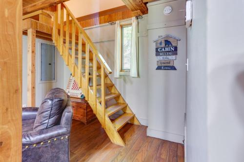 Cozy Indiana Cabin Rental with Private Porch and Grill in Taswell, USA