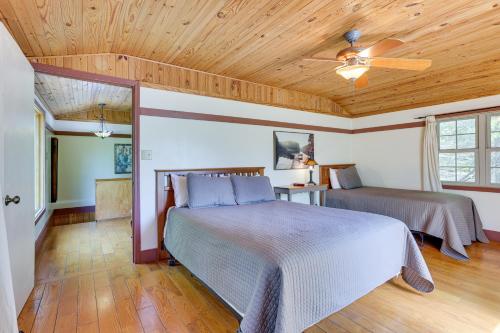 Dreamy Indiana Cabin Rental with Shared Amenities! in Taswell, USA