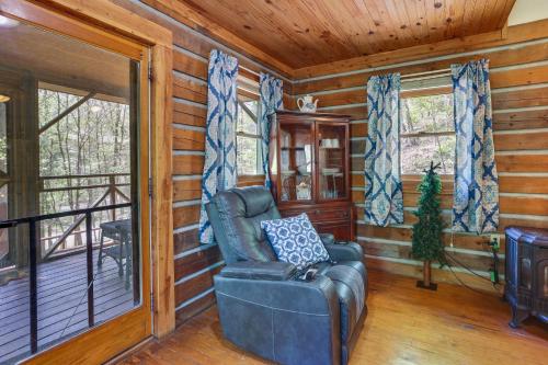Vacation Rental Near Lake Patoka with Hot Tub! in Taswell, USA