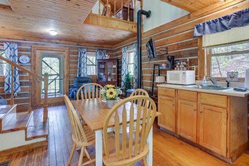 Vacation Rental Near Lake Patoka with Hot Tub! in Taswell, USA