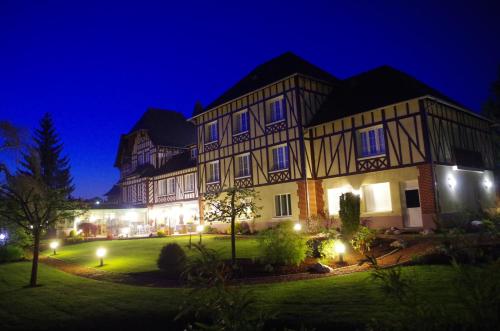 . Logis Hôtel & Restaurant La Villa des Houx