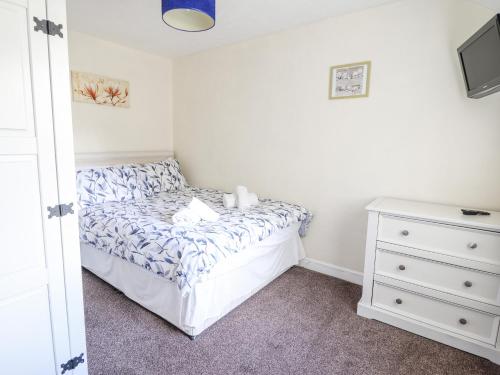 1 The Beeches - image 5