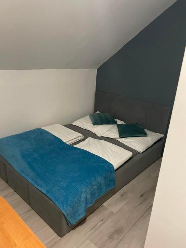 1 double bed