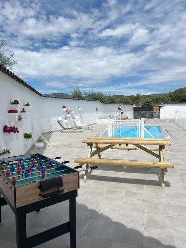 Peldbaseins, El Gallinero in Almoharin