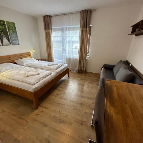 1 queen bed