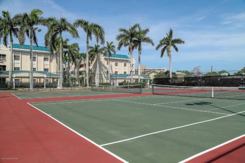 Palm Bay Club 7th-Floor Oceanfront Condo on Private Beach - image 3