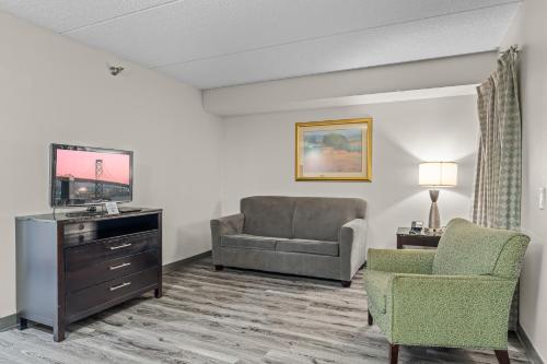 Quality Inn & Suites Mall Of America - Msp Airport