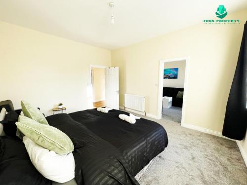 Fogs Property - Darlington City Apartments, Darlington (photo 3)